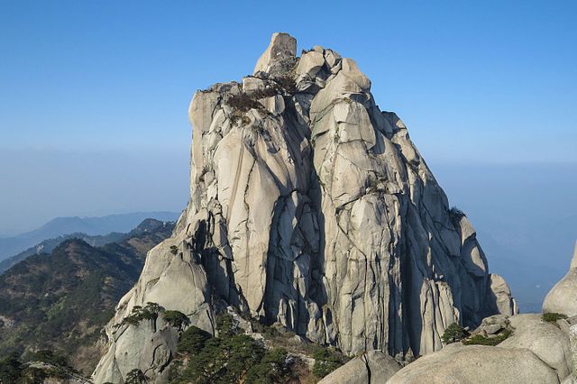 Visit the Tianzhu Mountain in China